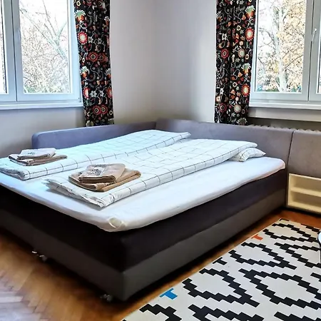 Beautifully Decorated Functional Apartman