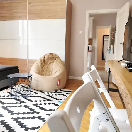 Beautifully Decorated Functional Apartamento *