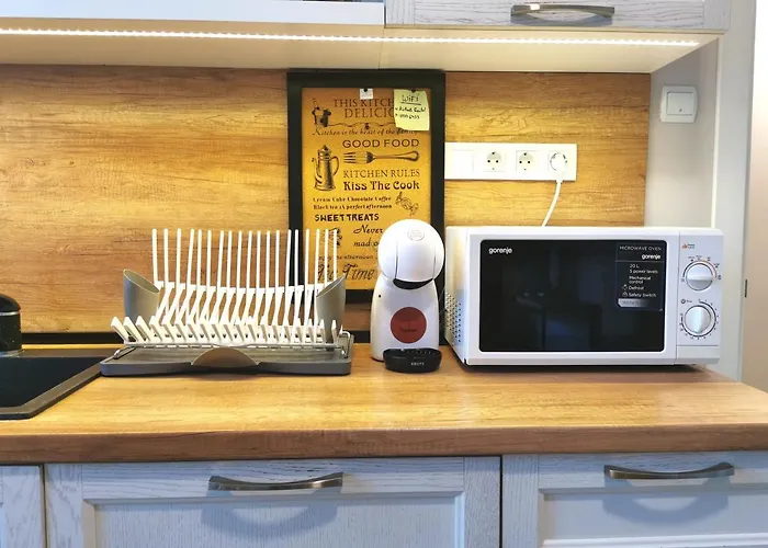 Beautifully Decorated Functional Апартамент София