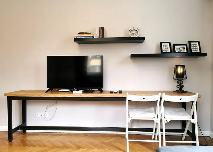 Beautifully Decorated Functional Апартамент София