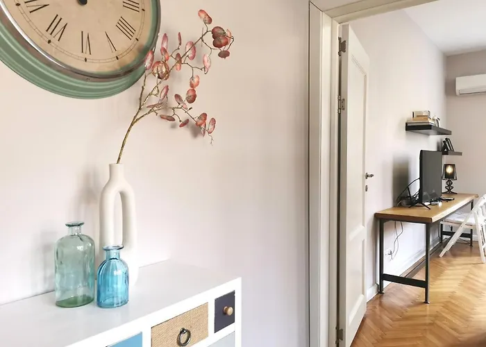 Апартамент Beautifully Decorated Functional